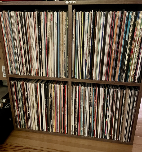 Skivhylla Zomo VS-Box 400 i ljus valnöt Skivhylla Zomo VS-Box 400 i ljus valnöt - Bild 3 av 4