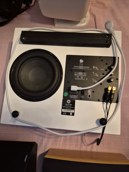 B&W LM1, Jamo D400, Jamo D8SUR, DLS Flatsub midi  - Bild 6 av 7