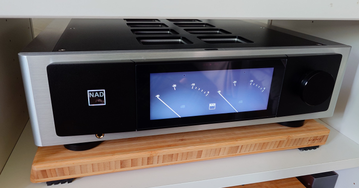 Försteg/streamer/dac NAD M66.