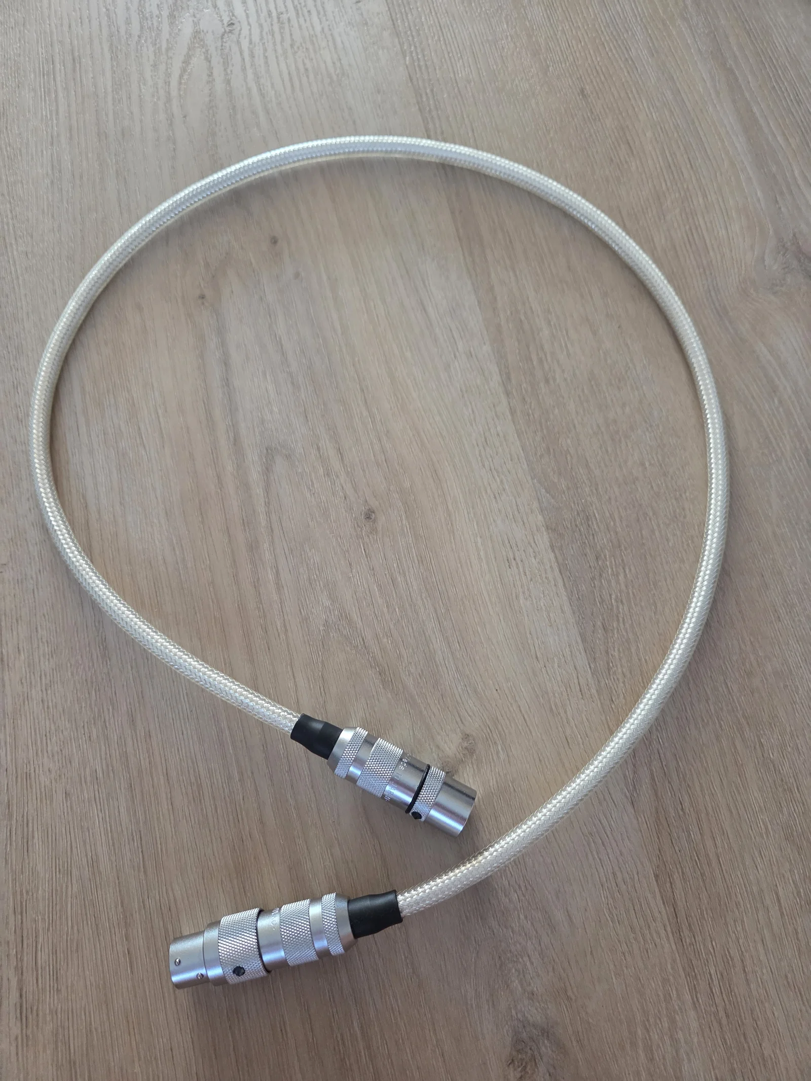 OYAIDE AR-910 XLR Male/Female AES/EBU 5N Pure OCC-Silver kabel 1m