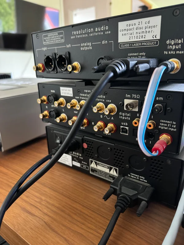Resolution Audio Opus 21 + XS – komplett system Resolution Audio Opus 21 + XS – komplett system - Bild 2 av 7