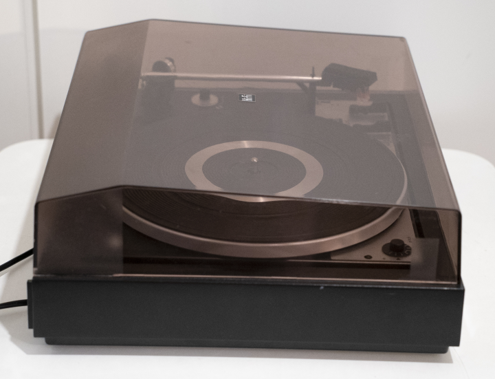 Dual 1225 Helautomatisk skivspelare