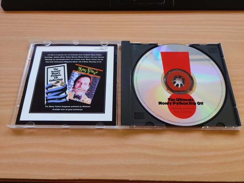 The Ultimate Monty Python Rip Off Soundtrack The Ultimate Monty Python Rip Off Soundtrack - Bild 3 av 3