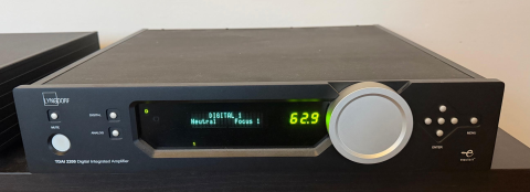 Lyngdorf TDAI 2200 med RoomPerfect och Cambridge Stream... Lyngdorf TDAI 2200 med RoomPerfect och Cambridge Stream...