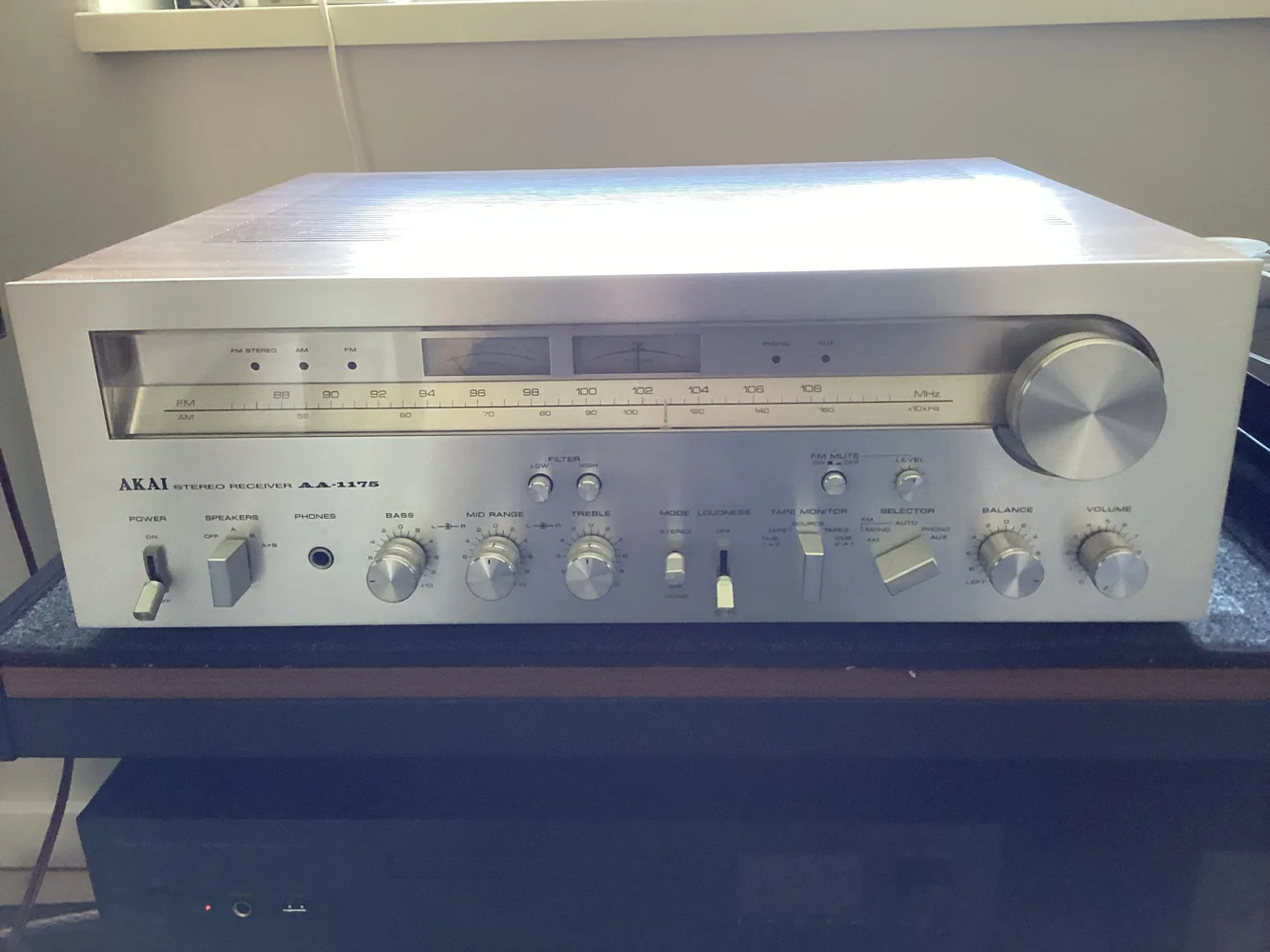 Akai AA-1175
