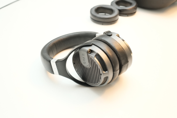 Quad ERA 1 hörlurar headphones