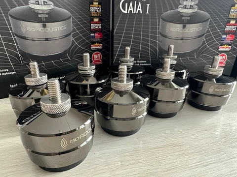 8st IsoAcoustics Gaia 1