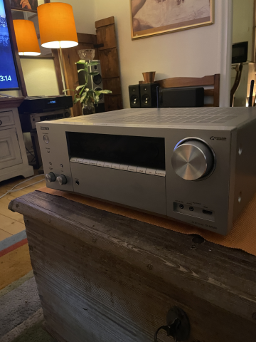 Onkyo TX-NR686 Atmos, inbyggd AirPlay 2 och chromecast