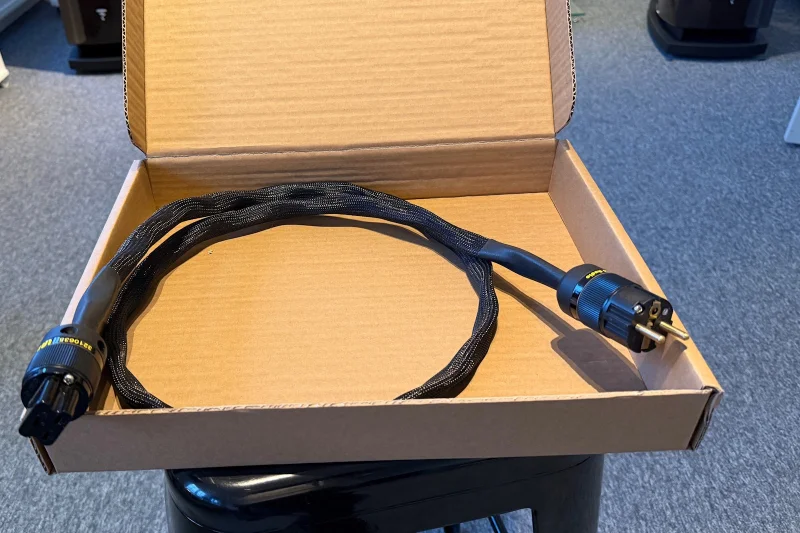 Lab 12 KNACK N&auml;tkabel C19 - Beg - Bild 1 av 1