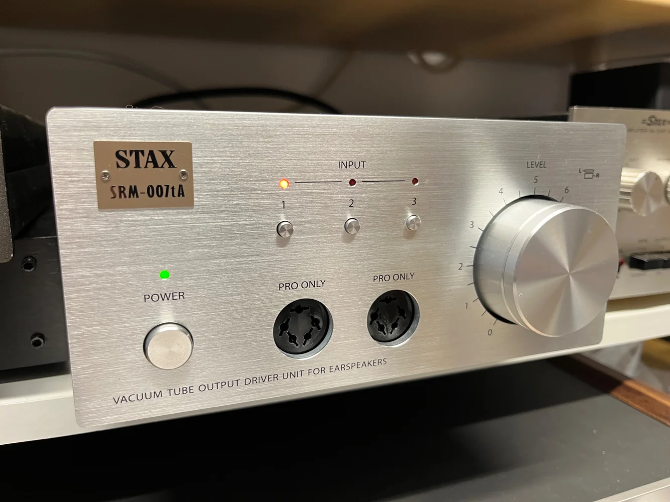 Stax SR-007tA: Exklusiv r&ouml;rhybridf&ouml;rst&auml;rkare i toppskick - Bild 1 av 11