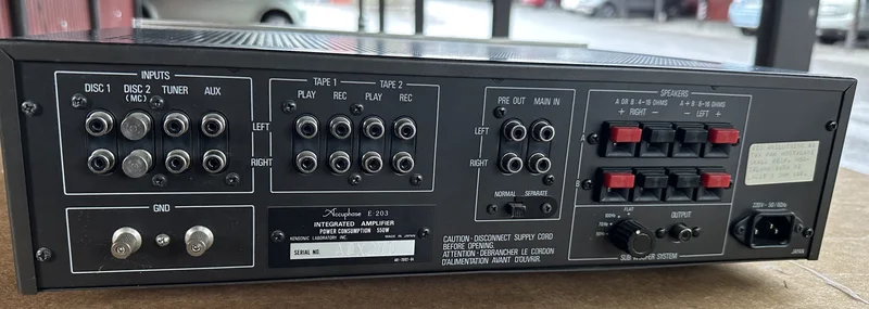 Accuphase E-203  - Bild 2 av 2
