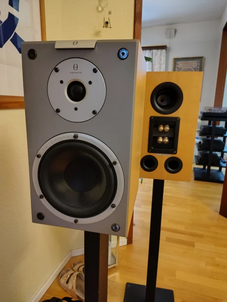 Audiovector Mi1 Super l&ouml;nnfinish - Bild 2 av 2