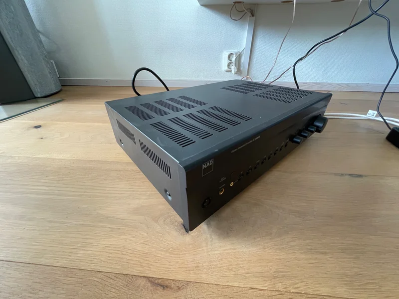 NAD C 326BEE amplifier med fj&auml;rrkontroll - Bild 2 av 3