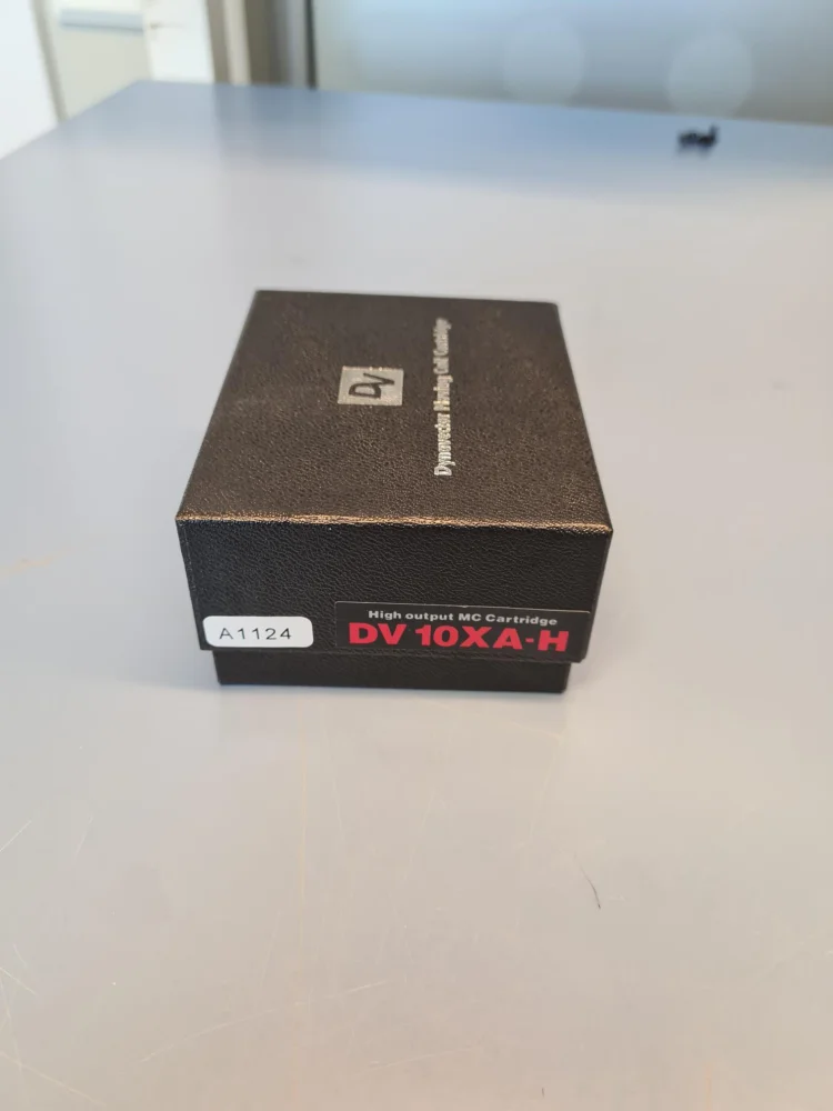 Dynavector 10xA High Output, Demo 20 timmar i nyskick - Bild 1 av 1