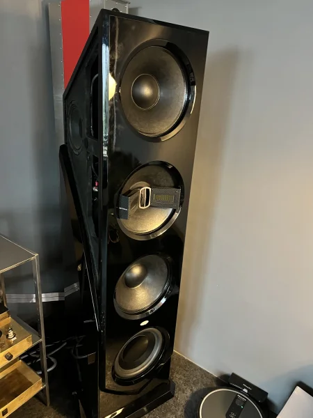 Legacy Valor + Wavelet II PRIS 239000.- Legacy Valor + Wavelet II PRIS 239000.- - Bild 2 av 4