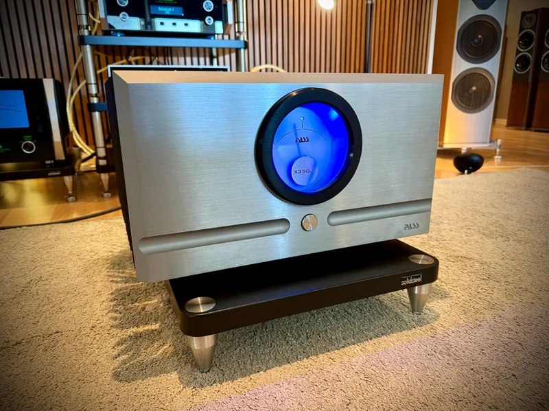 Pass Labs X350.8 - Pre-owned - Image 1 of 4