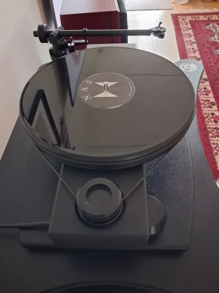 Nottingham Analogue Horizon s&auml;ljes - Bild 2 av 3