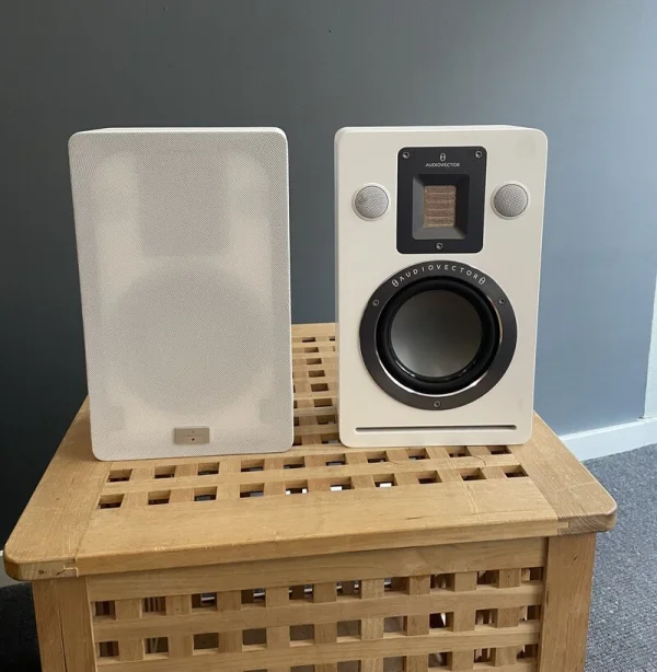 Audiovector QR Wall - Bild 1 av 1