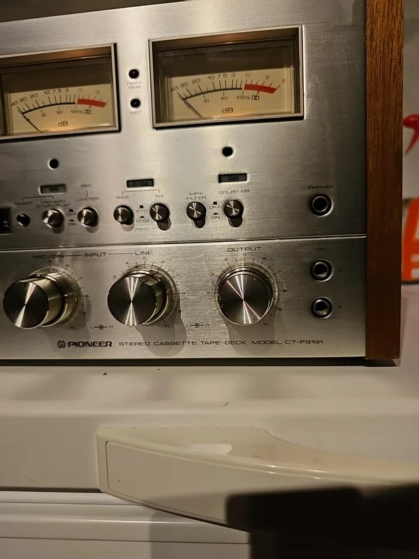 Pioneer CT-F9191 – Kassettdäck Pioneer CT-F9191 – Kassettdäck - Bild 2 av 8