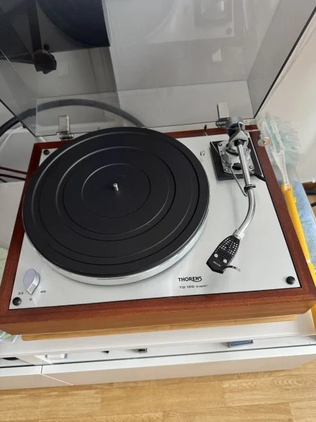 Thorens TD 160 Super Thorens TD 160 Super - Bild 1 av 5