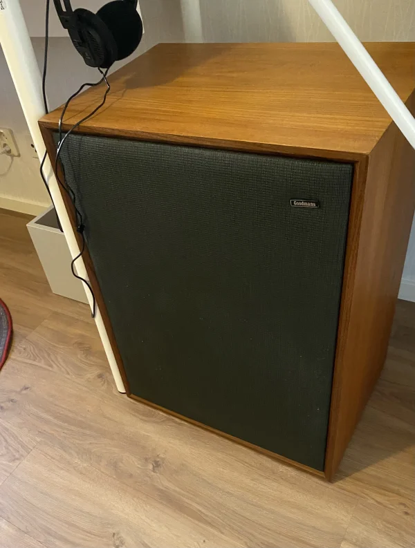 Engelska vintage prestigeh&ouml;gtalare till salu - Bilde 1 av 4