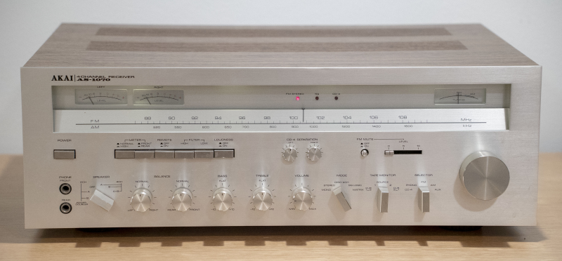 Akai AS-1070 Solid State FM/AM/MPX 4-Channel Stereo Receiver (1976-77) - Bild 1 av 5