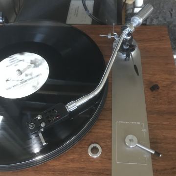 Micro-Seiki Solid 5 med Grace tonarm.