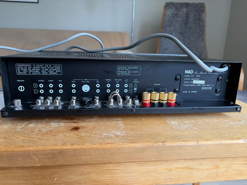 NAD Stereo Amplifier 3020 - Bild 2 av 2