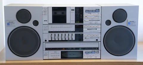 Sharp Stereopaket med unik helautomatisk skivspelare, k...