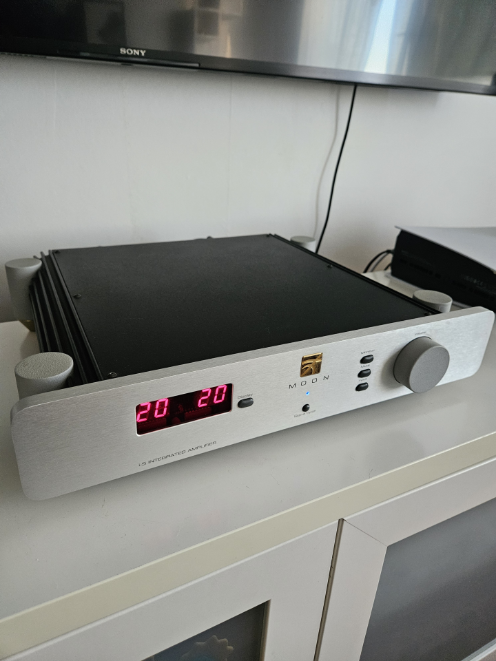 SimAudio Moon I-5
