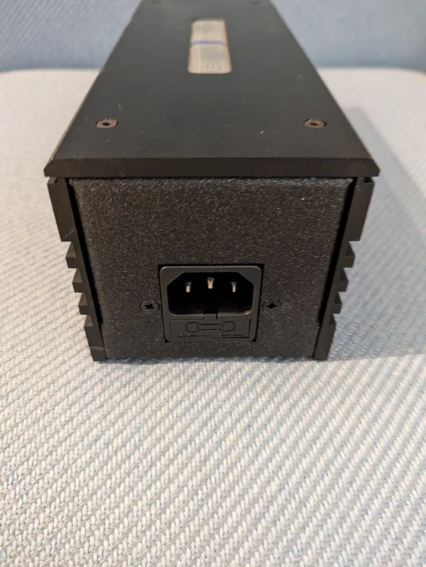 IsoTek Evo3 Syncro Uni (DC-blocker) IsoTek Evo3 Syncro Uni (DC-blocker) - Bild 2 av 2