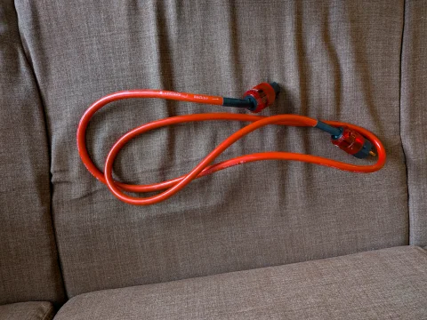 Vertere Redline 2 m strömkabel Vertere Redline 2 m strömkabel