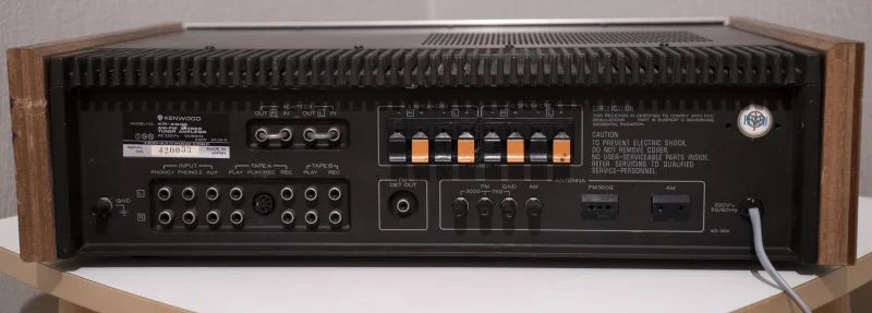 Kenwood KR-4600 AM/FM Stereo Receiver (1976-78) Kenwood KR-4600 AM/FM Stereo Receiver (1976-78) - Bild 4 av 5