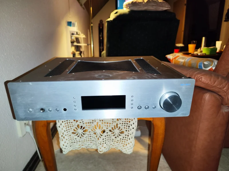 Cambridge 851A Cambridge 851A - Bild 1 av 2