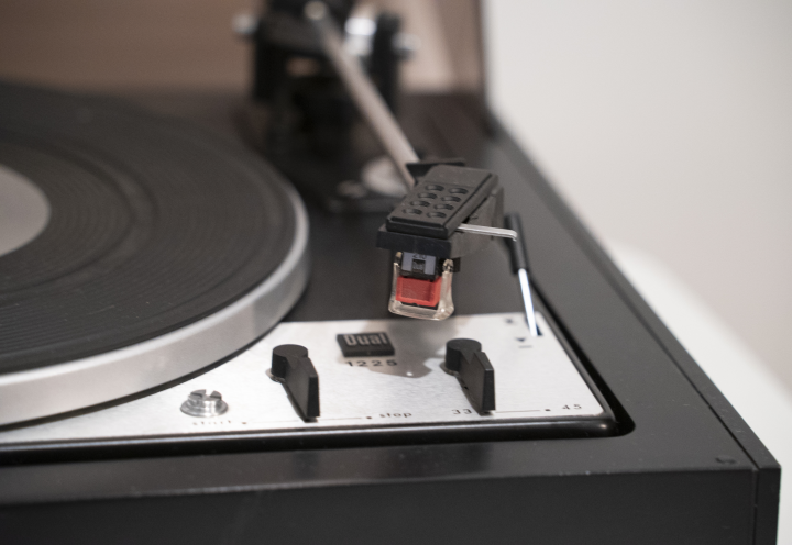 Dual 1225 Helautomatisk skivspelare
