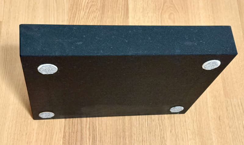 Massiv sten som underlag för skivspelare, sub etc. - Bild 2 av 2