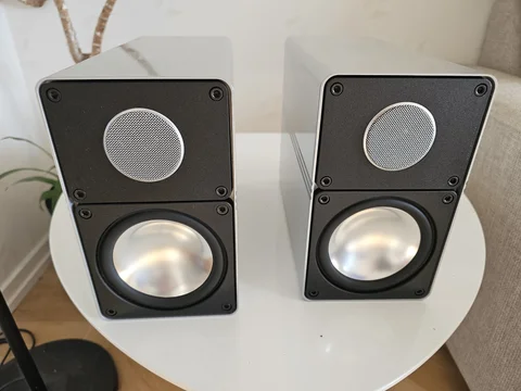 Elac 305