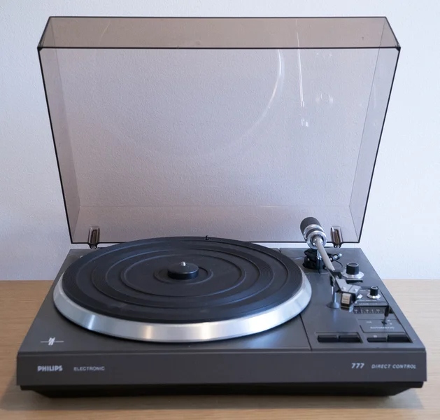 Philips AF-777 Helautomatisk skivspelare Philips AF-777 Helautomatisk skivspelare - Billede 1 af 6