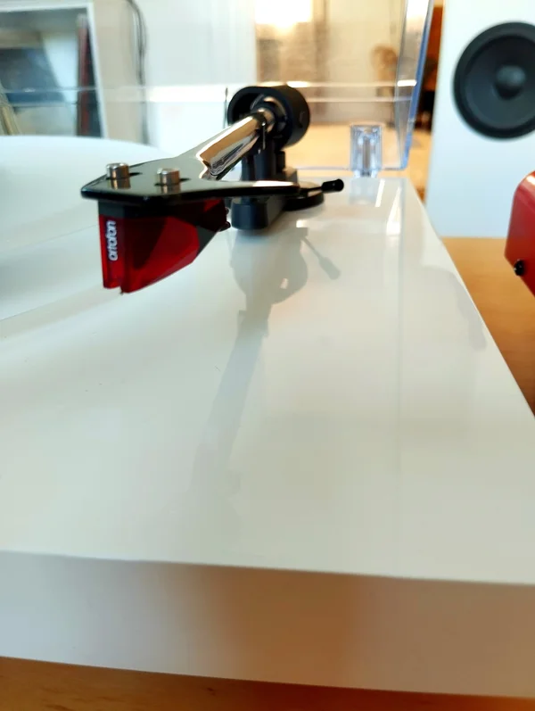 Pro-Ject Debut Carbon Esprit med Riaa/EQ Pro-Ject Debut Carbon Esprit med Riaa/EQ - Bild 2 av 5