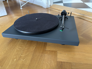 Pro-Ject Xpression II + NAD PP2