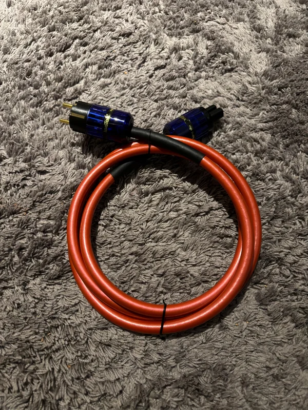 IsoTek Optimum 2m IsoTek Optimum 2m - Bild 1 av 2
