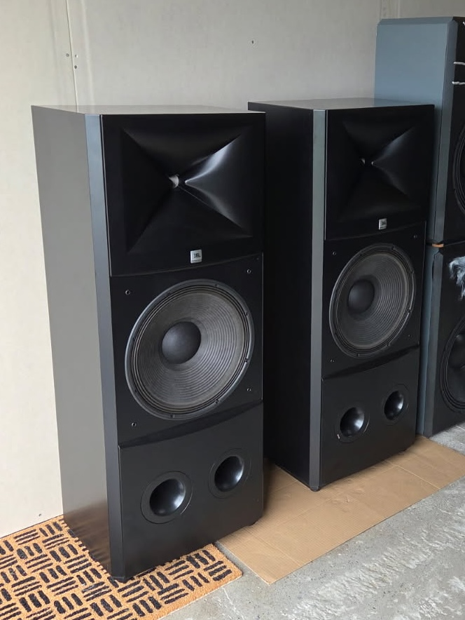 JBL M2 Center - Bild 1 av 1