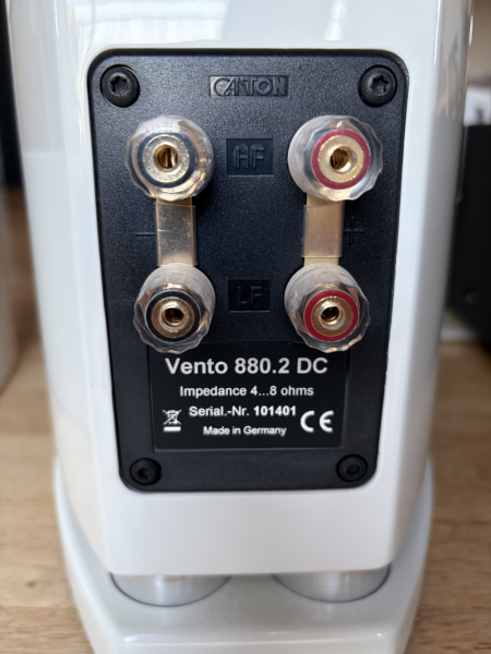 Canton Vento 880.2 DC golvhögtalare (vit högblank) - Bild 4 av 5