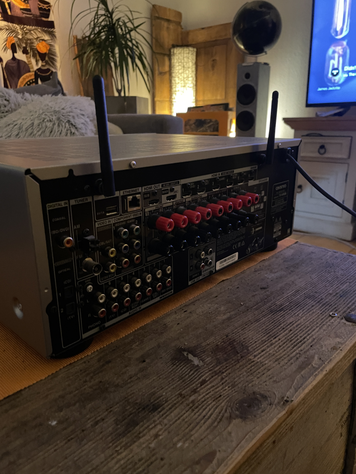 Onkyo TX-NR686 Atmos, inbyggd AirPlay 2 och chromecast