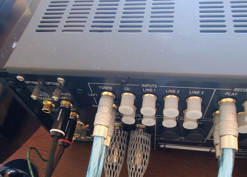 Accuphase E 470 + AD50 + DAC60 Accuphase E 470 + AD50 + DAC60 - Bild 4 av 5