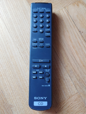 Sony CDP-XB920 med remote control.