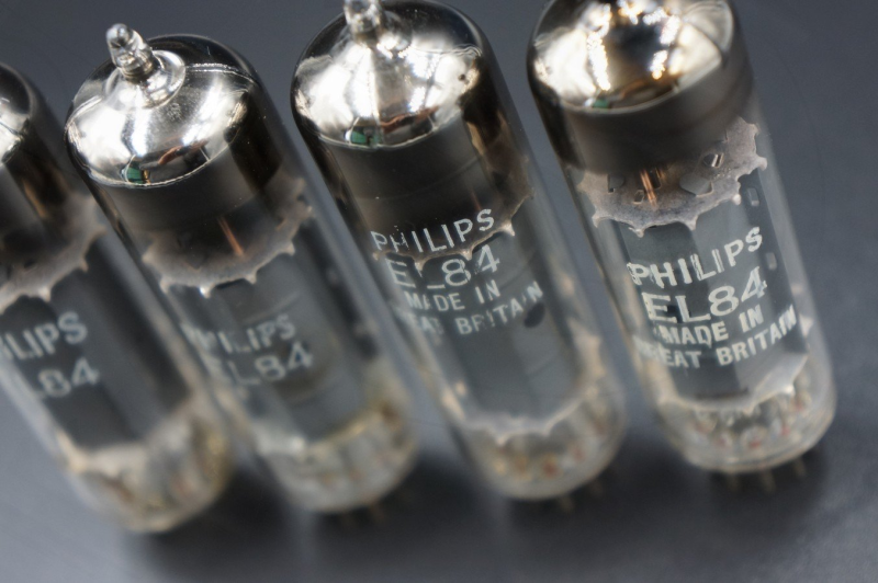 El84 nos par/quad. - Bild 1 av 1