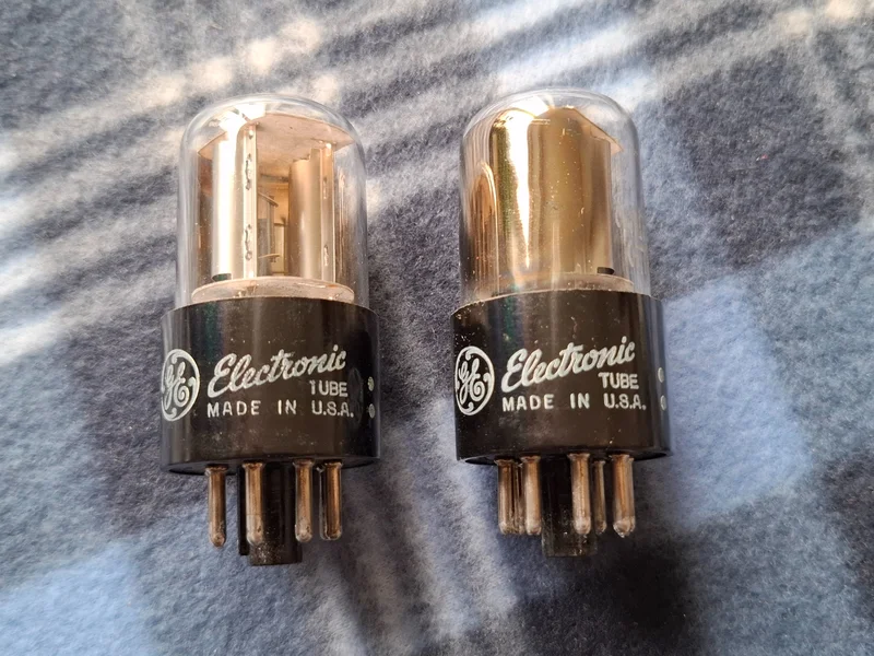 GE 6SL7GT – NOS Matchat Par – Nickel Plates – Side Getter – Originalkartonger GE 6SL7GT – NOS Matchat Par – Nickel Plates – Side Getter – Originalkartonger - Bild 3 av 8