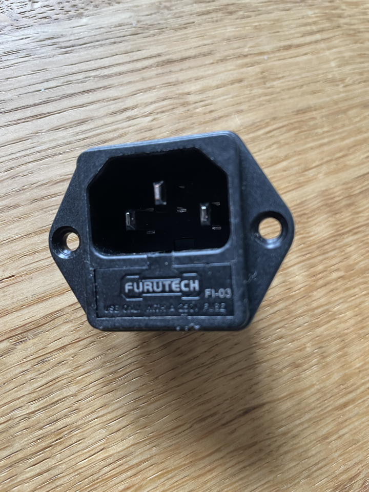 FURUTECH IEC BRUNN FI-03 (R)