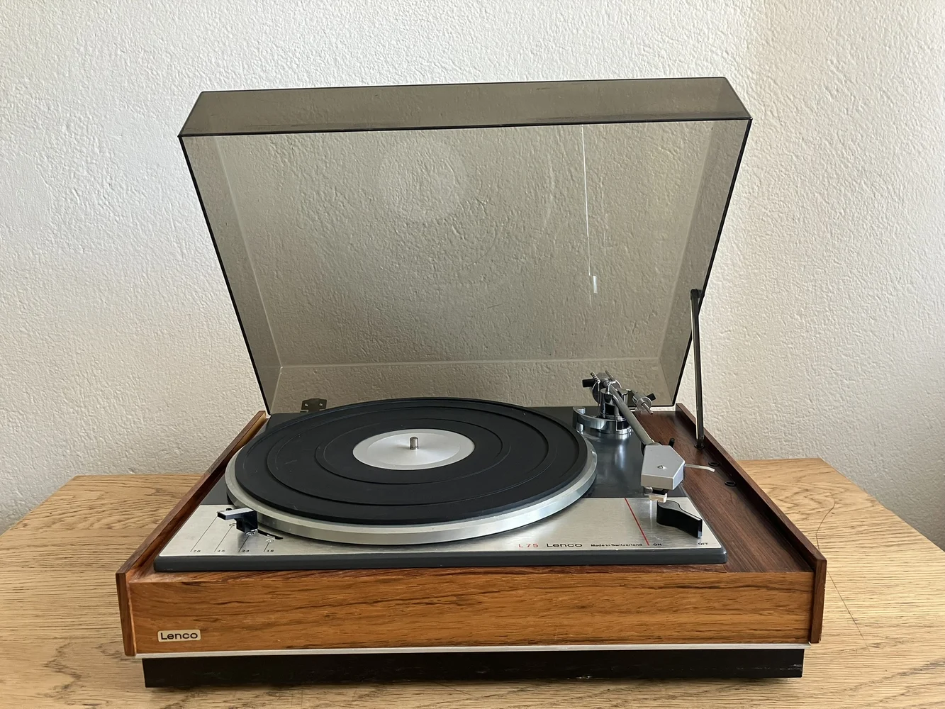 Lenco L75
